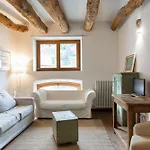 Torretta Della Pescalina - - Lecco Apartment